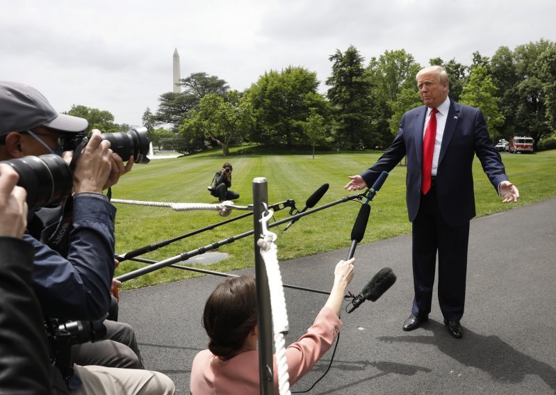 Treba li Trump nositi zaštitnu masku?