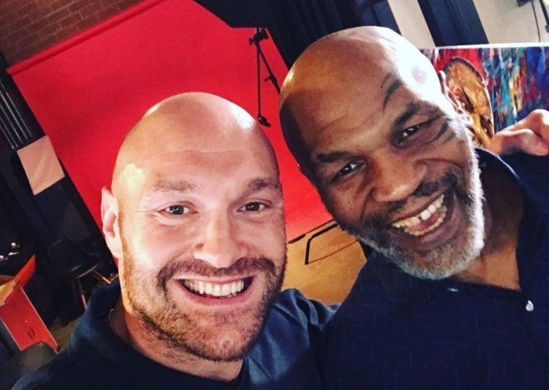 Mike Tyson puca od snage ali i samopouzdanja, pa je u ring pozvao 22 godine mlađeg Tysona Furyja