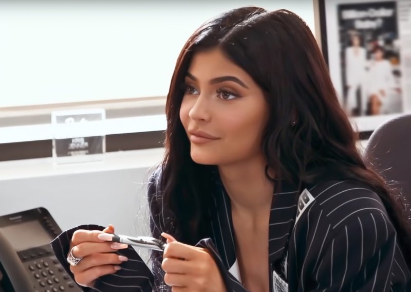 Kylie Jenner pokazala što misli o oduzetoj tituli milijarderke: 'Moj lijek za sve'