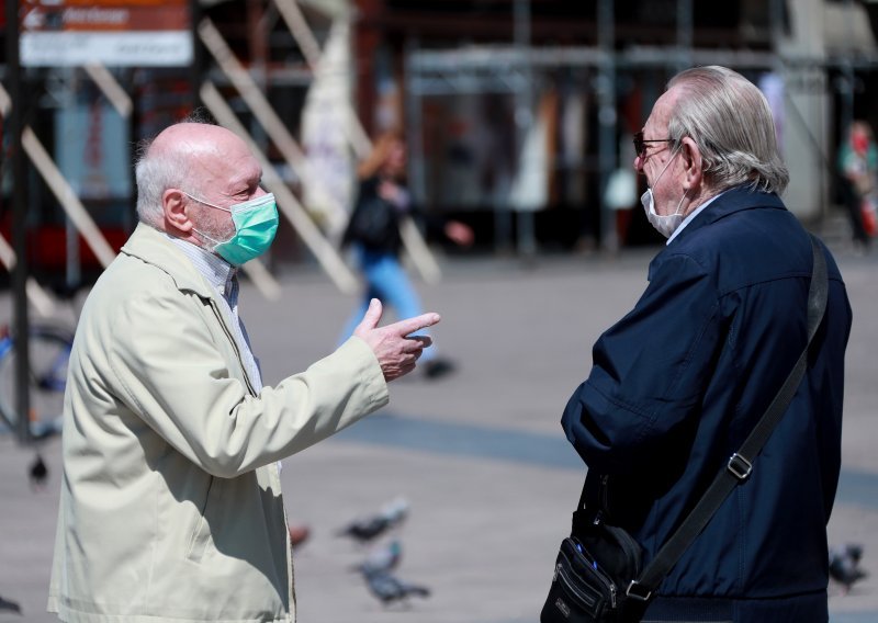 Bugarski zastupnici kažnjeni jer nisu u parlamentu nosili maske