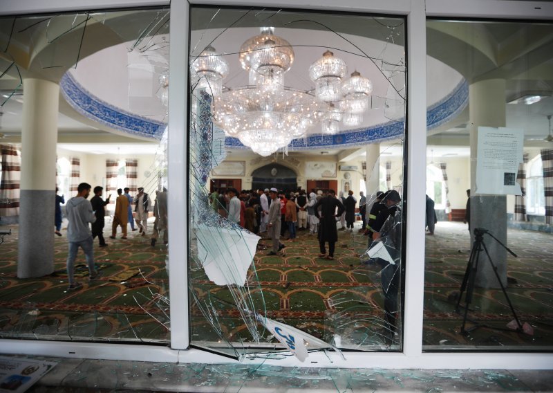 Najmanje četvero mrtvih u eksploziji u džamiji u Kabulu