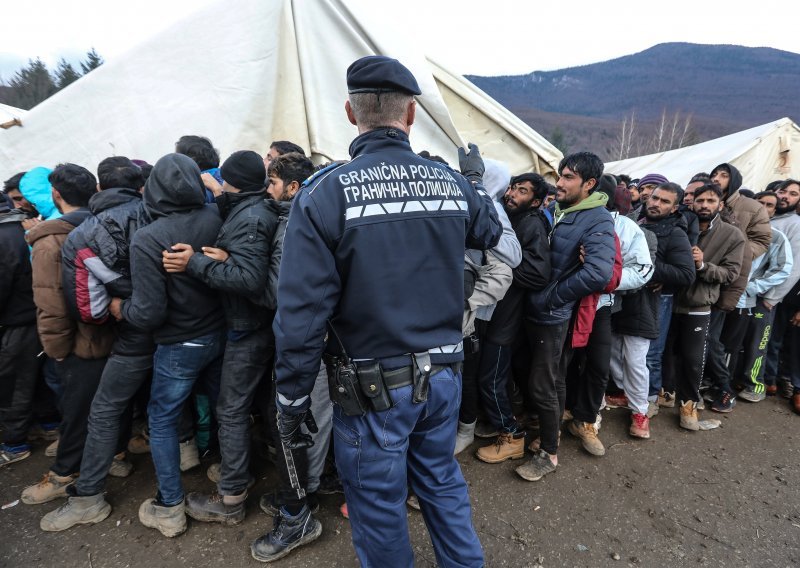 Policija provela raciju u Bihaću, kontrolirali ilegalne migrante