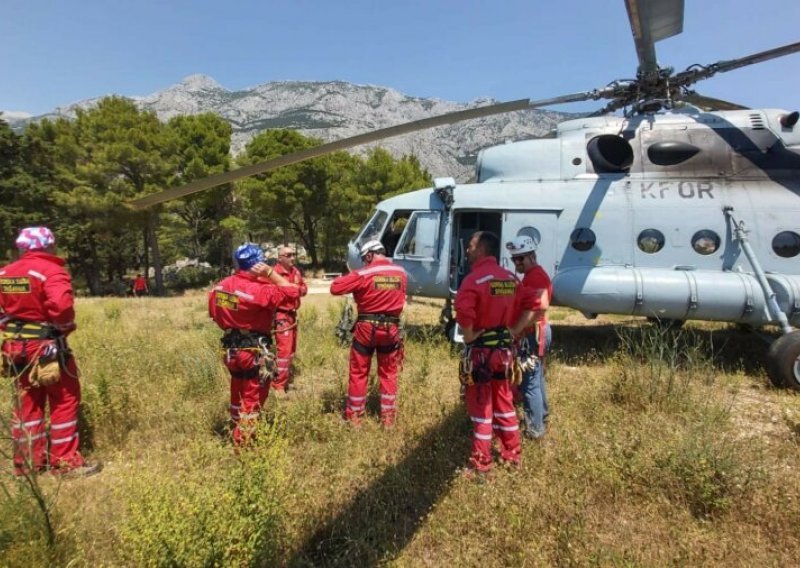 HGSS i HRZ spasili češku turisticu izgubljenu na vrhu Sv. Paškal