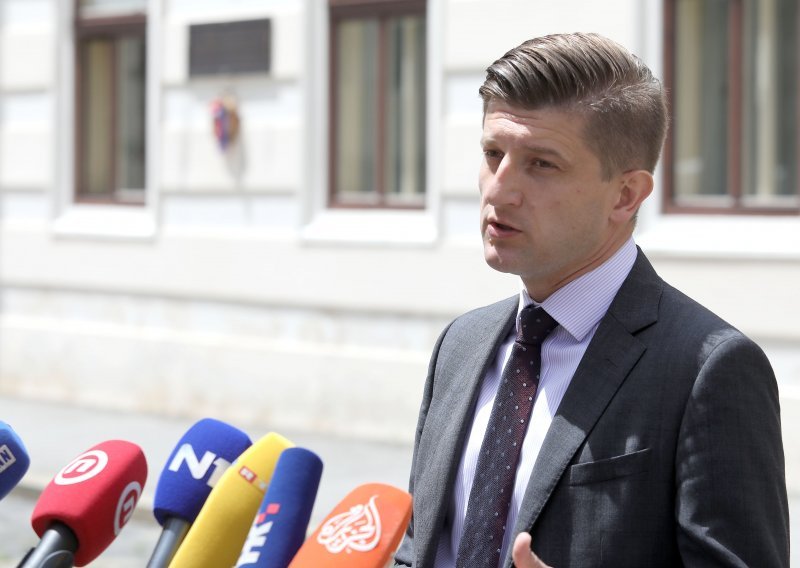 Marić: Kava u kafiću, koja je sada 8, 10, 12 kuna, naravno da neće poskupjeti za par lipa. Zaokruživat će se na 50 lipa ili na cijelu kunu