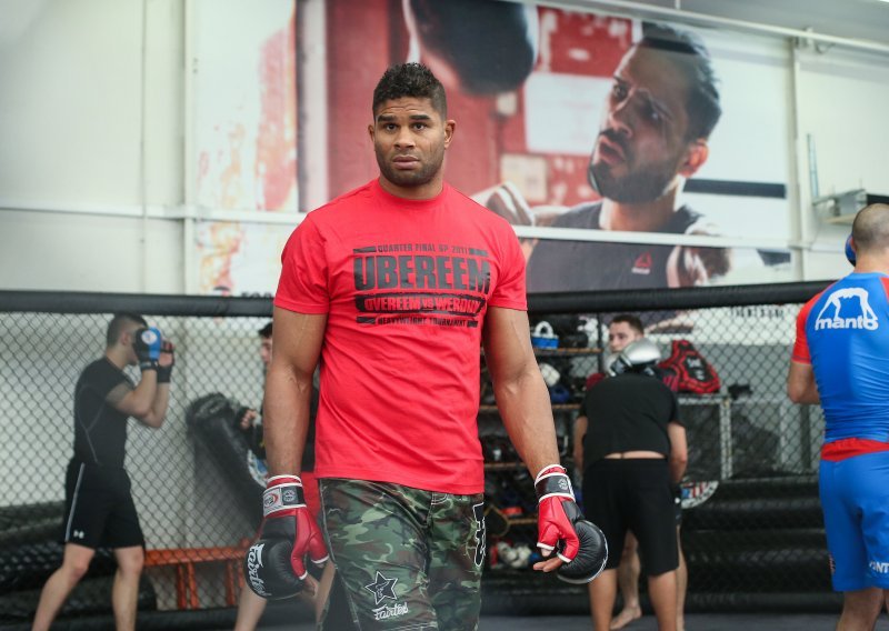 Legendarni Alistair Overeem najprije odao počast Branku Cikatiću, a onda otkrio i pravi razlog dolaska u Split, te najavio senzaciju