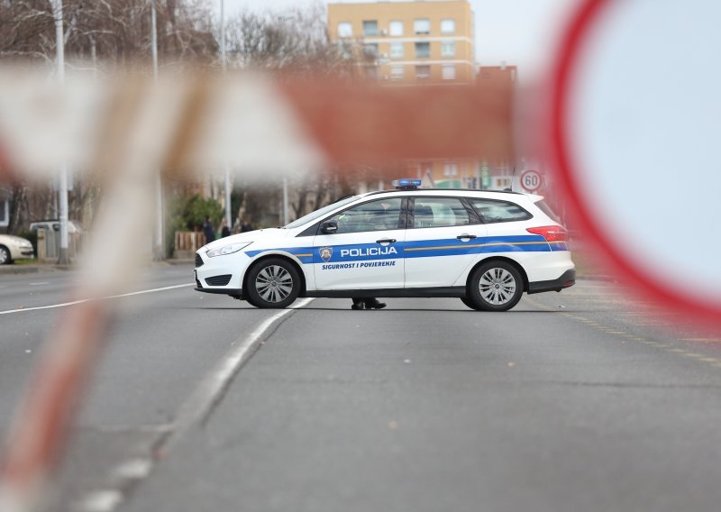 Muškarac kod Osijeka pijan sletio s ceste i pobjegao s mjesta nesreće; čeka ga kazna od 28 tisuća kuna ili 60 dana zatvora