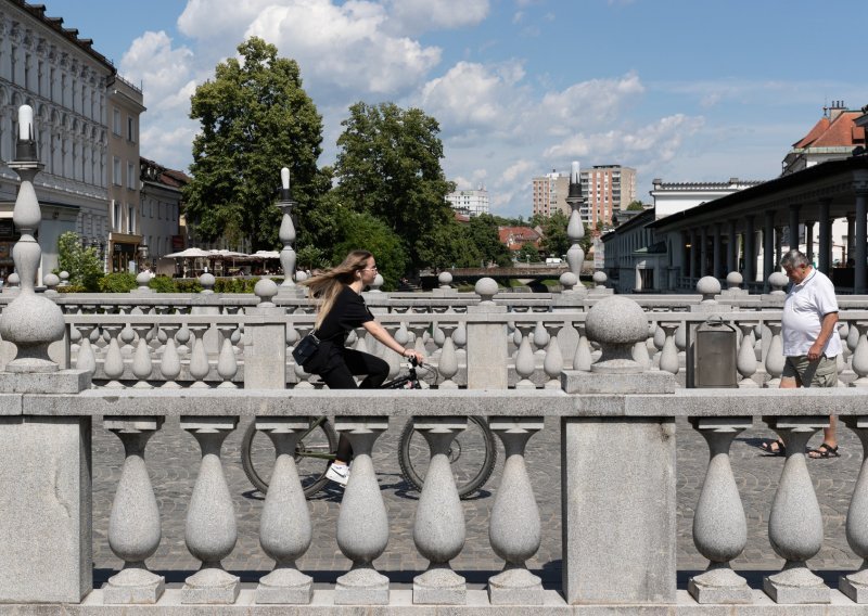 U Sloveniji 14 novih slučajeva zaraze, dvoje umrlih; u ponoć istječe rok za povratak turista kući bez odlaska u karantenu