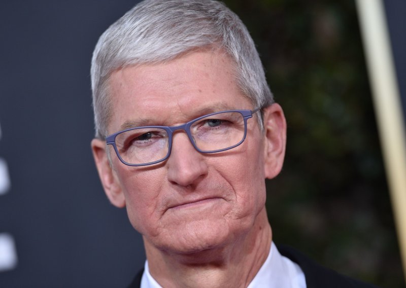 I Tim Cook je postao milijarder, no i dalje je mala riba u usporedbi sa Jeffom Bezosom