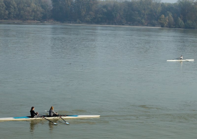 Muškarac rekao da ide preplivati Dunav, pa nestao; traži ga HGSS