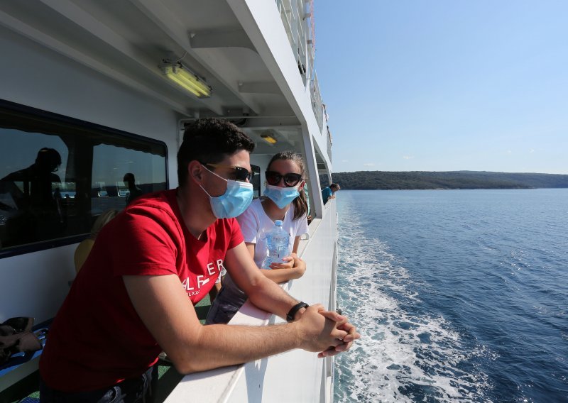 U lipnju 72 posto manje dolazaka i noćenja turista nego 2019.