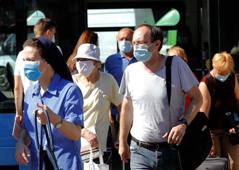 U Hrvatskoj 91 novi slučaj zaraze koronavirusom, u Varaždinu u samoizolaciji dvoje liječnika i devet sestara, HZJZ preporučuje zabranu rada noćnim klubovima u zatvorenim prostorima