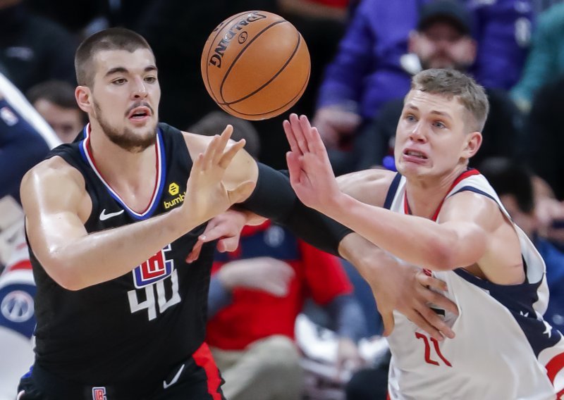 Ivica Zubac odigrao je savršenu partiju te izjednačio 28 godina stari rekord svojih Los Angeles Clippersa