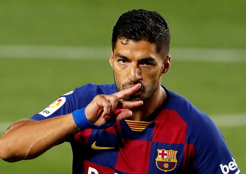 Luis Suarez je napokon osjetio kako je to zabiti iz penala, ali jedan podatak oko njegovih golova trebao bi zabrinuti sve u Barceloni