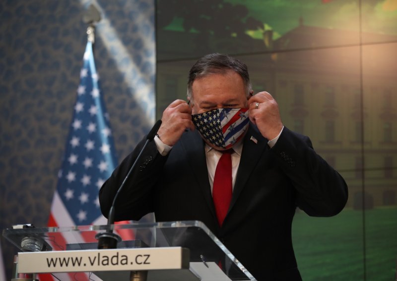 Pompeo upozorava da se ne surađuje s Kinom i Rusijom