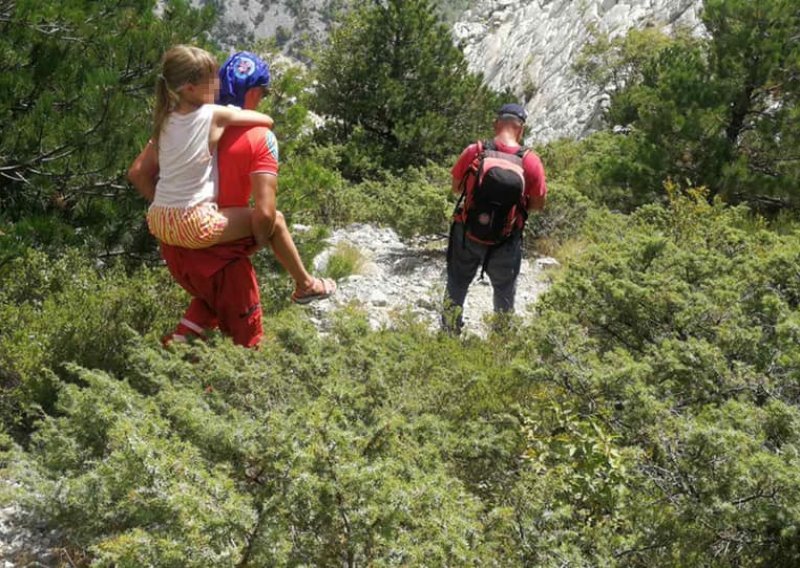 Makarski HGSS spasio majku i osmogodišnju kći kod vrha Sv. Ilija dok su tragali za nestalim Poljakom