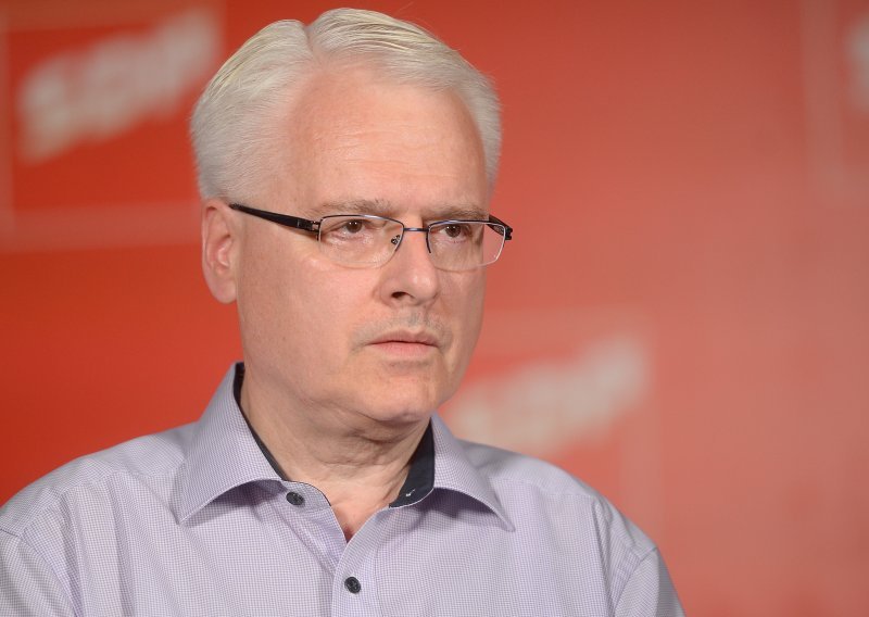 Josipović: Vučić i Hoti potpisali su jedno veliko ništa