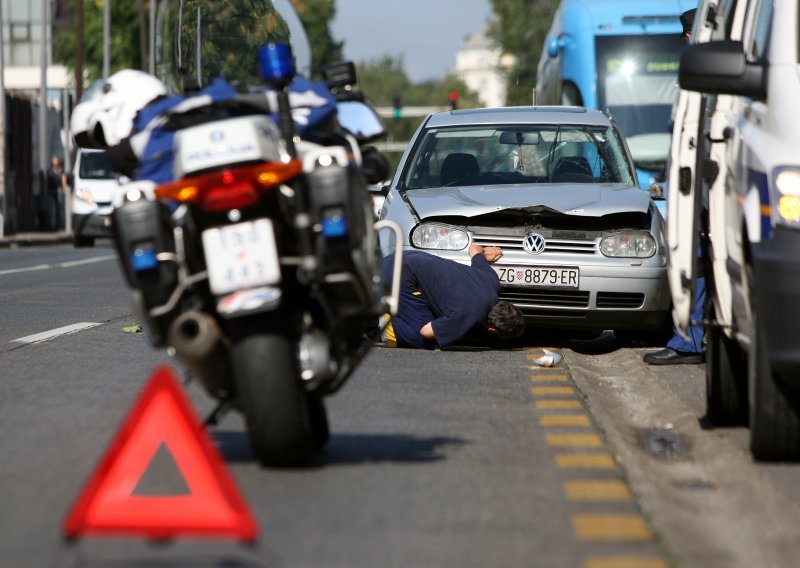 Pijana bez vozačkog ispita naletjela na stup pa kažnjena s preko 20.000 kuna