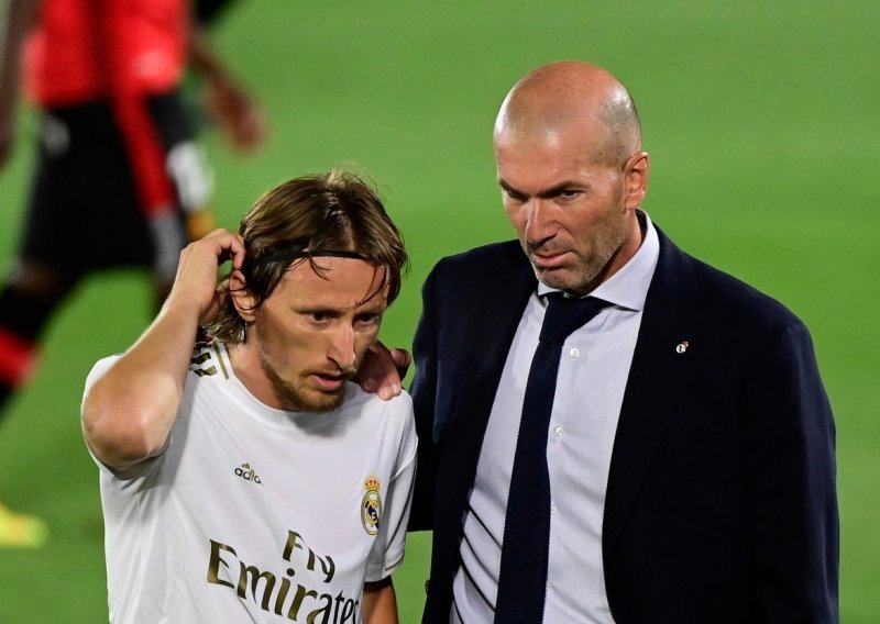 Luka Modrić sada zna na čemu je; povijesna odluka predsjednika Real Madrida obilježit će ovaj prijelazni rok