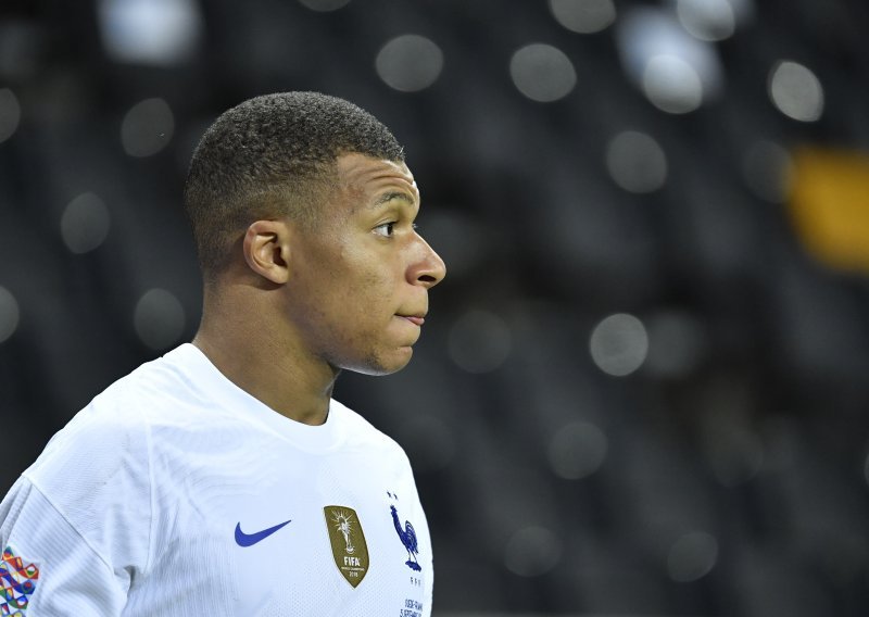 Šok na Parku prinčeva; Kylian Mbappe samovoljno donio odluku koja je uzdrmala sve u PSG-u i definitivno rastužila Pariz