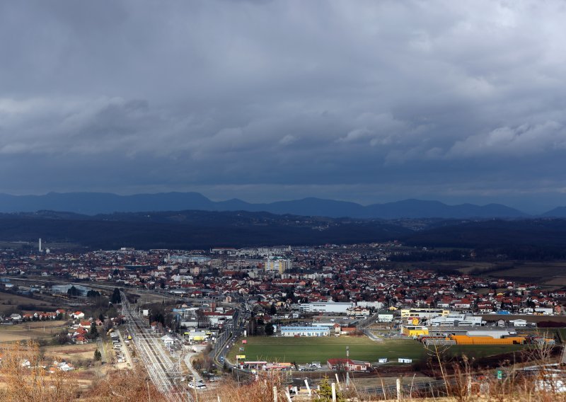 Za ubojstvo supruge i bludničenje nad pastorkom optužen 31-godišnjak