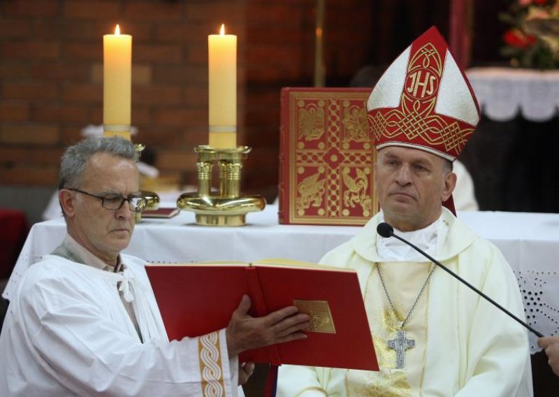 'Popusti li Vlada Crkvi, aktualni sukob izgledat će kao kamilica'