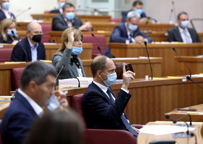 Bartulica o 'epidemiološkom' Poslovniku: U ovoj situaciji važno je da Sabor drži do sebe