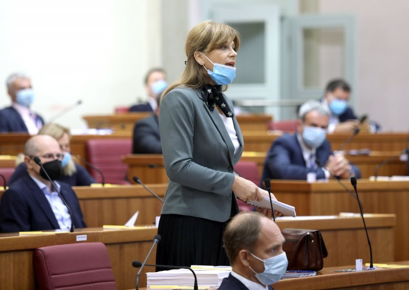 Saborsko jutro počelo burno: Karolini Vidović Krišto u par minuta dvije opomene, Jandroković je izbacio sa sjednice zbog nenošenja maske