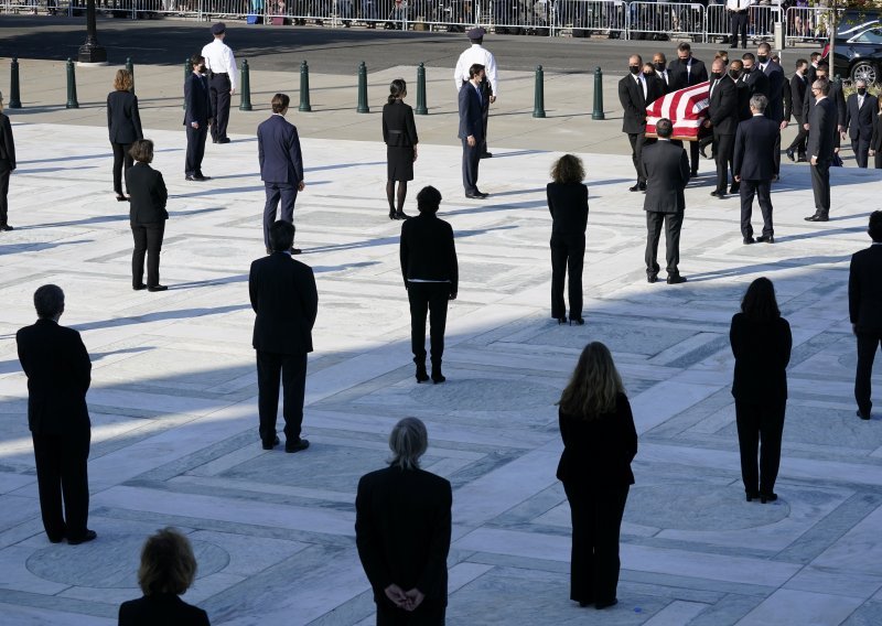 Amerikanci se opraštaju od sutkinje Ruth Bader Ginsburg