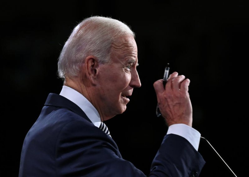 Biden negativan na koronavirus