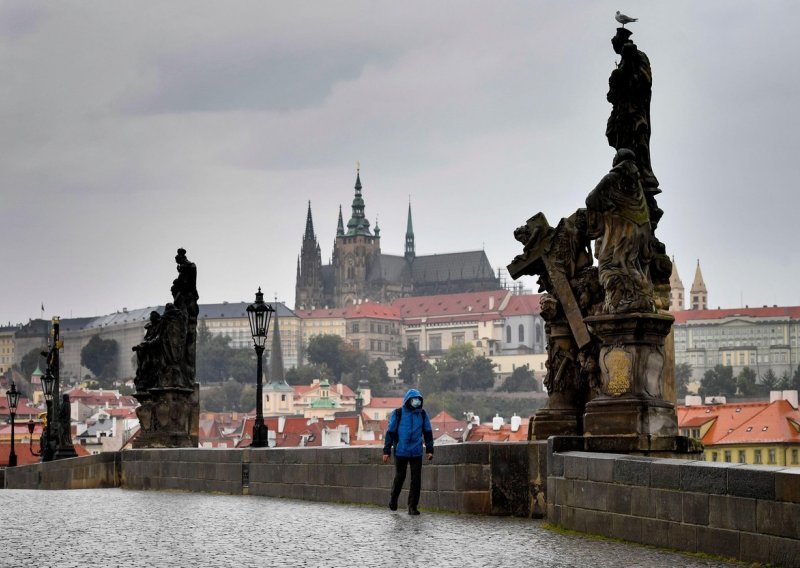 Istočna Europa bilježi rekordan rast zaraženih Covidom-19