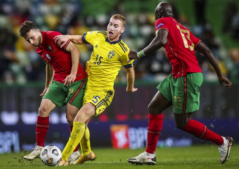 Portugalci se bez Ronalda lako obračunali sa Šveđanima,  Danci šokirali Engleze, Srbi u Istanbulu vodili 2:0 i ipak ostali bez pobjede