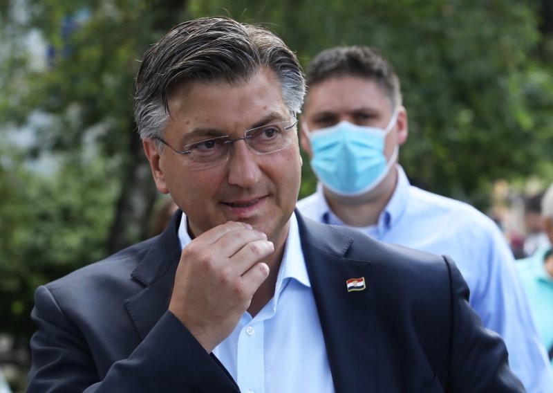 Plenković dobio pismo s bijelim prahom u kojem mu se prijeti smrću: A za izdajnike jedan od lijekova je i novičok