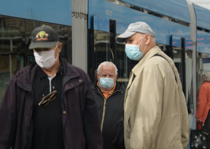 Na križanju Savske i Vukovarske pokvario se tramvaj, a ima i radova: Pripremite se na gužve u prometu