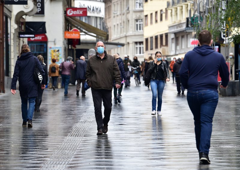 Slovenci podržavaju mjere, podijeljeni oko nošenja maski