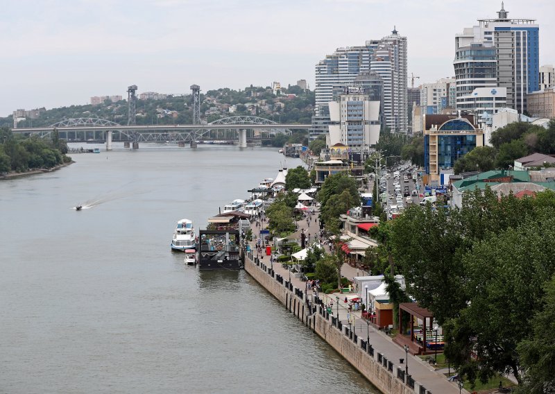 Ljubitelji filozofije raspravljali o Kantu, posvađali se, potukli, a onda je jedan pucao u drugoga