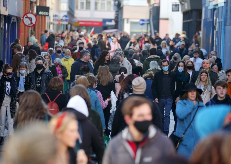 Irska kaže da je sadašnji val covida-19 nadmašio prvi: Ni u jednom trenutku pandemije nismo bili zabrinuti kao sada