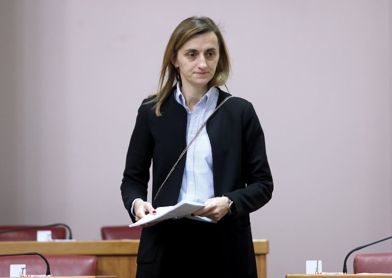 Marijana Balić preko Facebooka poručila Mlinariću da je i ona u politiku ušla zbog svojih 'nestalih prijatelja koji su po slavonskim ravnicama'