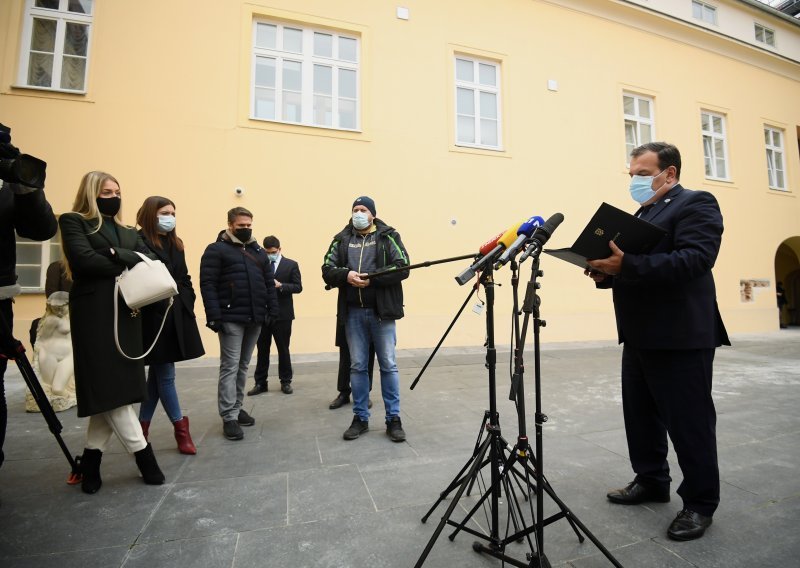 Predstavnici obiteljskih liječnika stigli u ministarstvo na dogovor o cijepljenju, pa izašli ljuti jer Beroša nije bilo. Otkrili kako bi po njima to trebalo organizirati