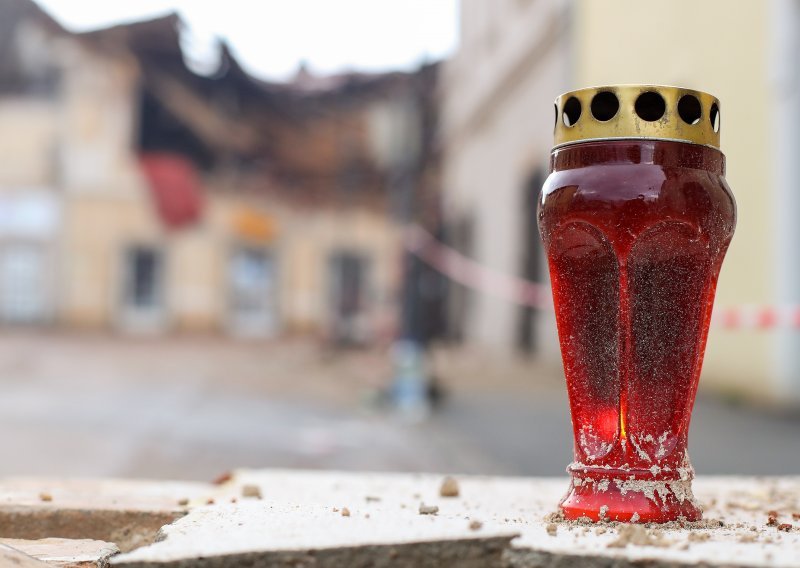 U silini jednog zazivanja s ulica Petrinje skupili su se svi rihteri i merkaliji ovog svijeta. Ali uzalud. A ja sam se taman bio spremao na groblje