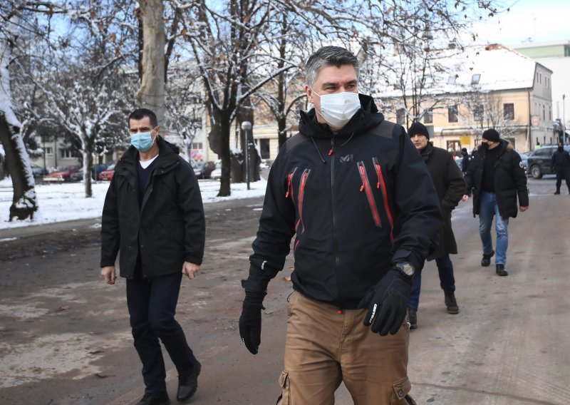 Zoran Milanović u Petrinji opleo po Pleteru, 'koji je zaštićen kao lički medvjed', o 'kokošarenju' u obnovi i Baniji/Banovini