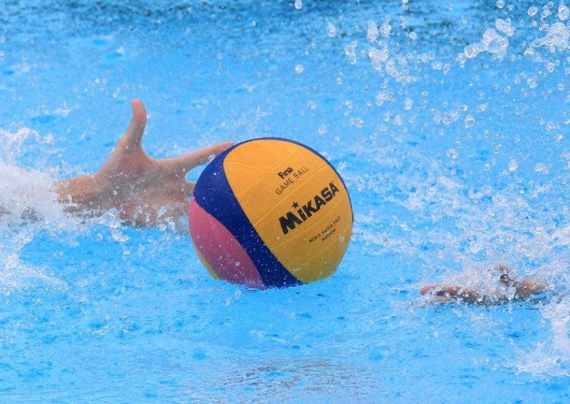 Hungary beats Montenegro to win men's waterpolo world title