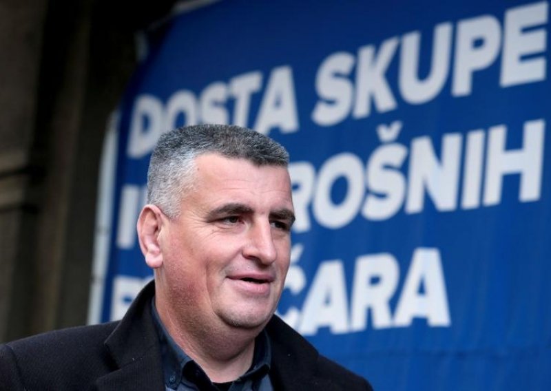 'Šeks ima navike još iz KPJ da se glasa po stranačkoj stezi'