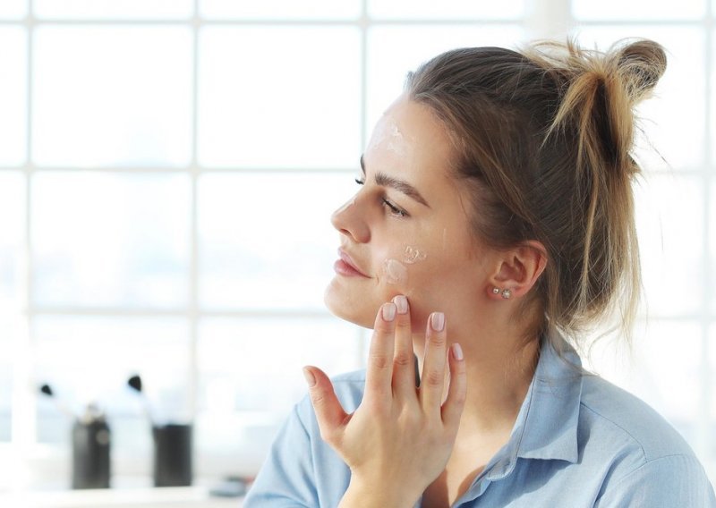 Njega kože 'potopila' make-up: Ovo su najpopularniji beauty trendovi današnjice