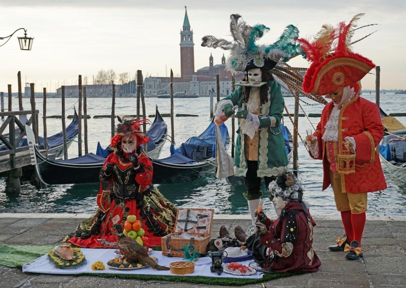 Ništa od karnevala u Veneciji ove godine; sve se održava samo na internetu