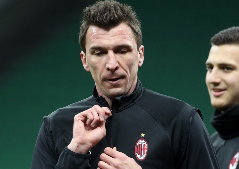 Talijani doznali detalje milijunskog ugovora; Mario Mandžukić morao je pristati na jedan vrlo važan uvjet kada je potpisivao za AC Milan; to je velik rizik za Hrvata, ali...