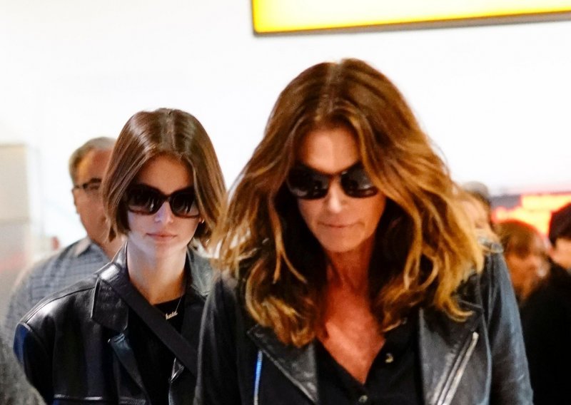 Dirljiva čestitka nasljednice Cindy Crawford za majčin 55. rođendan: 'Mogu se samo nadati da ću jednog dana biti poput tebe'