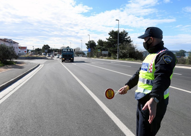 U Hrvatskoj pritvoren Ukrajinac, u bijegu automobilom nasrnuo na policajca