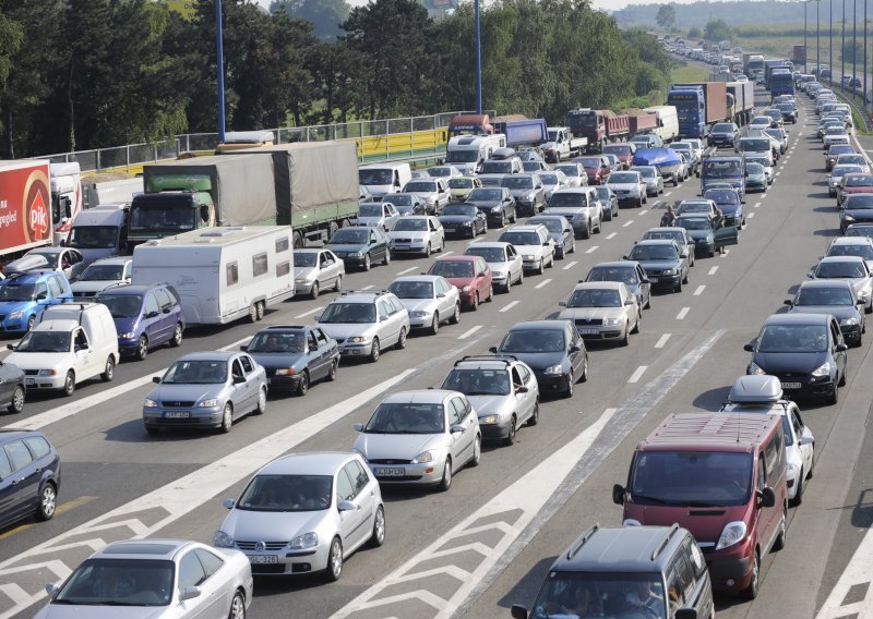 Krećete li na put, budite spremni na čekanje u kolonama