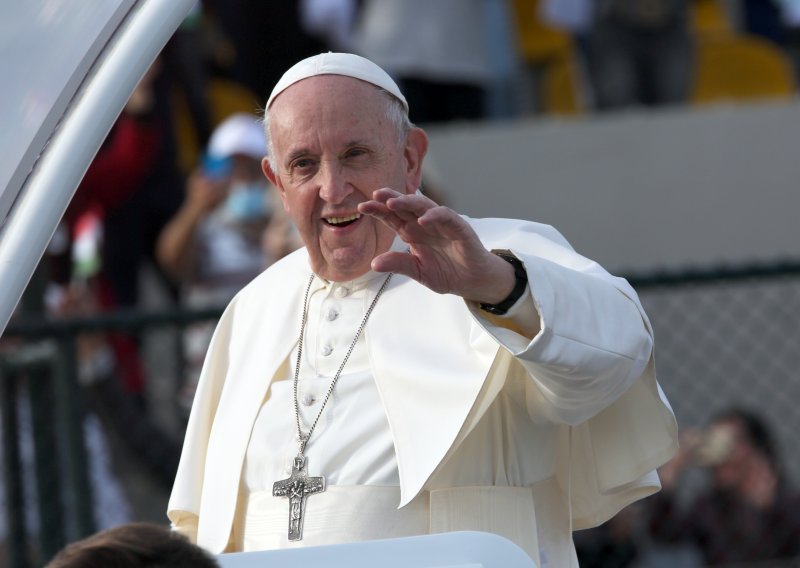 Papa Franjo kritizirao postupanje prema ženama u Iraku i dodao da su hrabrije od muškaraca