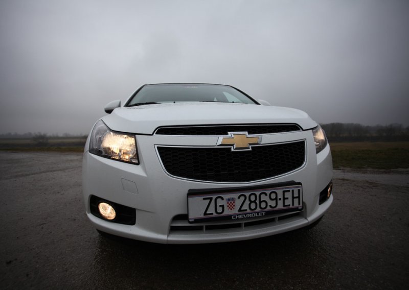 Chevrolet Cruze 2.0 VCDi – sjedi, pet!